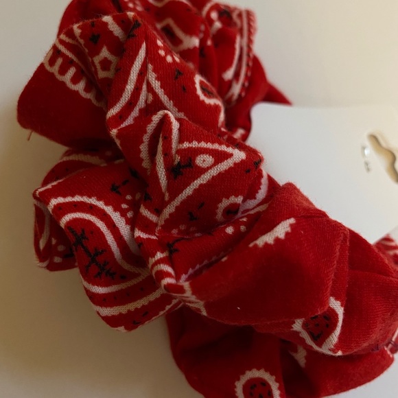 Bandana Scrunchies - Picture 2 of 7